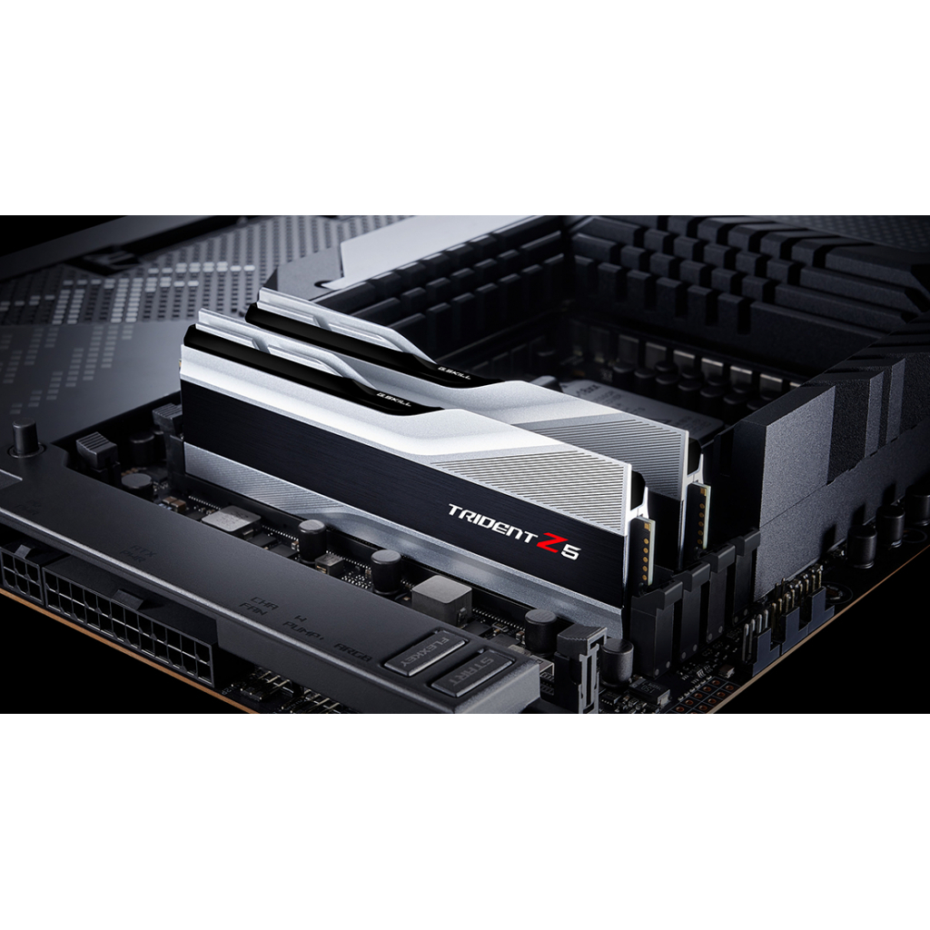 Модуль памяти для компьютера DDR5 32GB (2x16GB) 6000 MHz Trident Z5 Silver G.Skill (F5-6000J3636F16GX2-TZ5S) Diawest