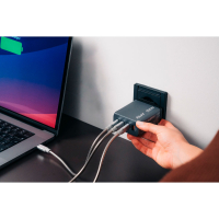 Зарядний пристрій Verbatim GaN 200 W 4 ports (2xUSB-C-100 W,USB-C-65 W /USB-A -3.0) (32204) Diawest